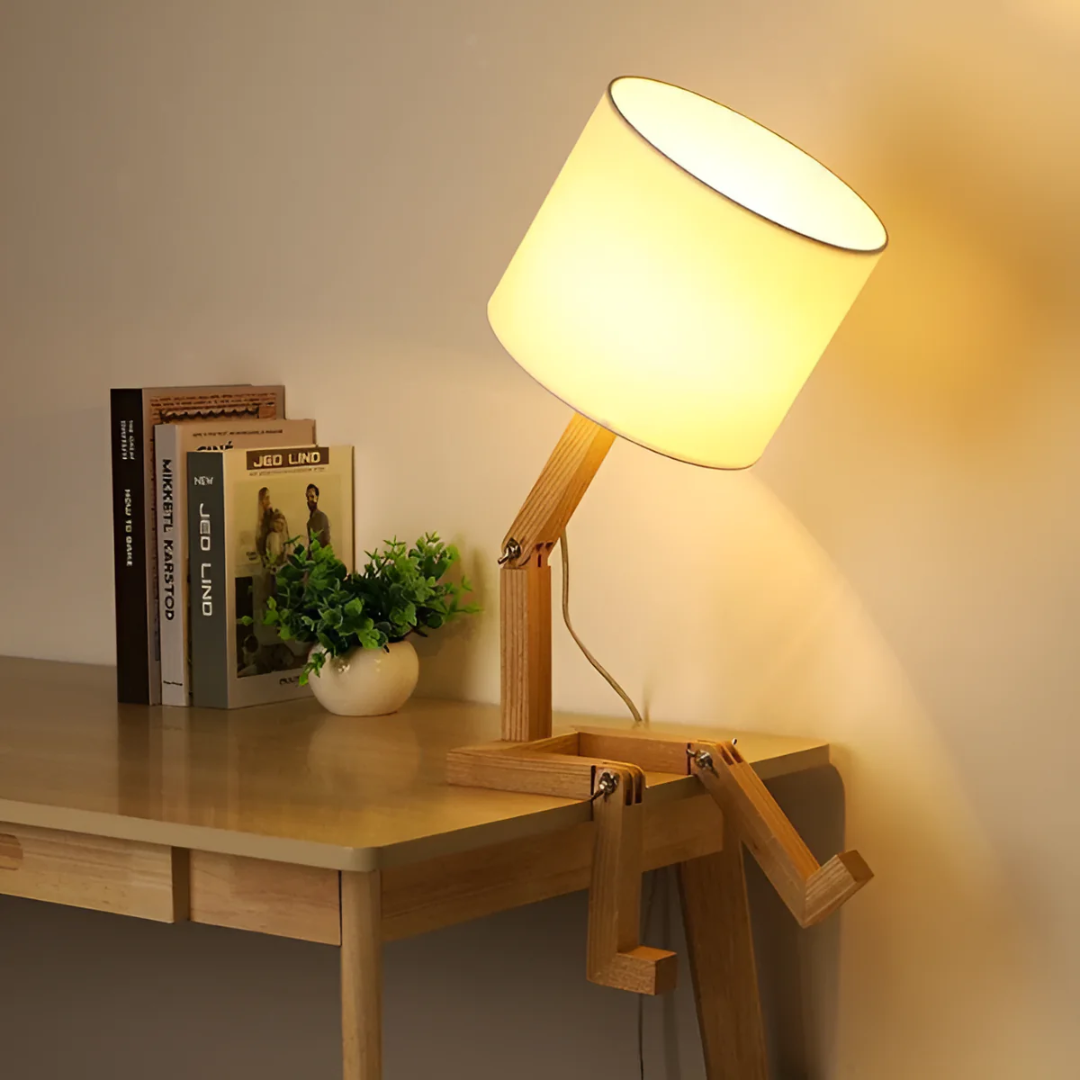 Justerbar nordisk bordlampe i massivt træ