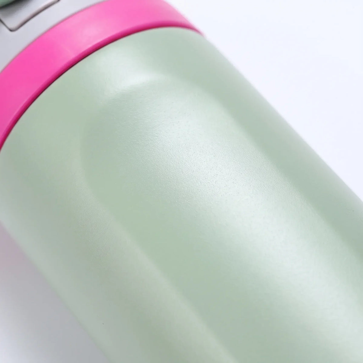 Zylindrische isolierte Wasserflasche aus Edelstahl mit Klappverschluss und zwei Ausgießöffnungen