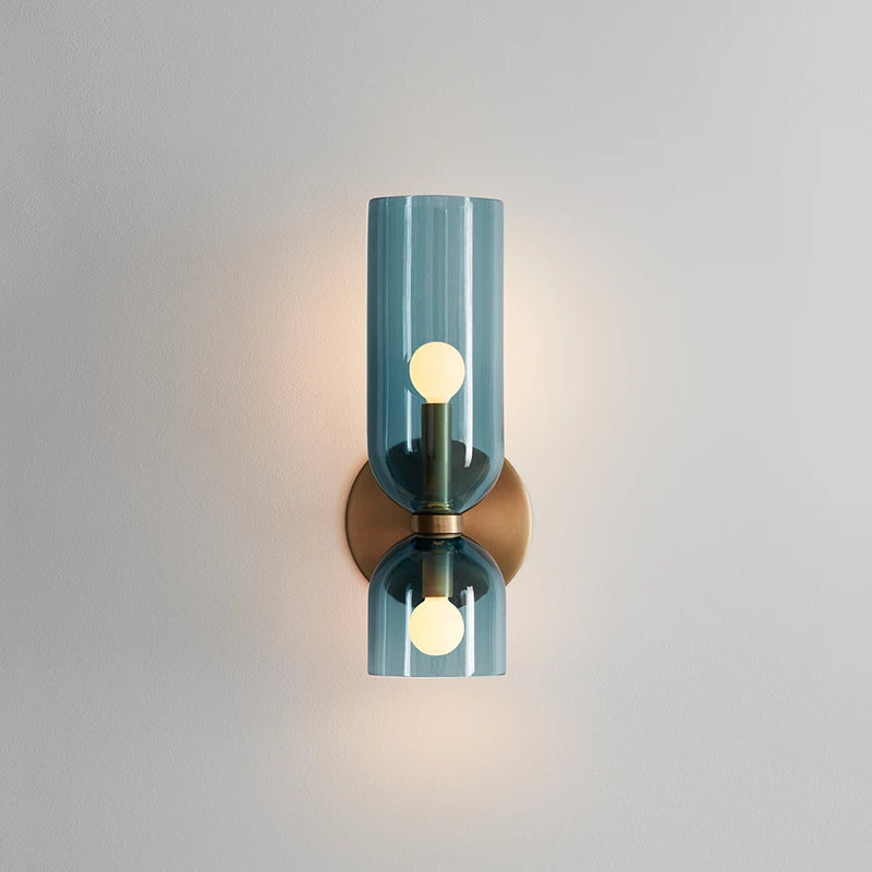 Skulpturale runde Wandleuchte mit zwei Glaszylindern, Diffusor und rundem Sockel