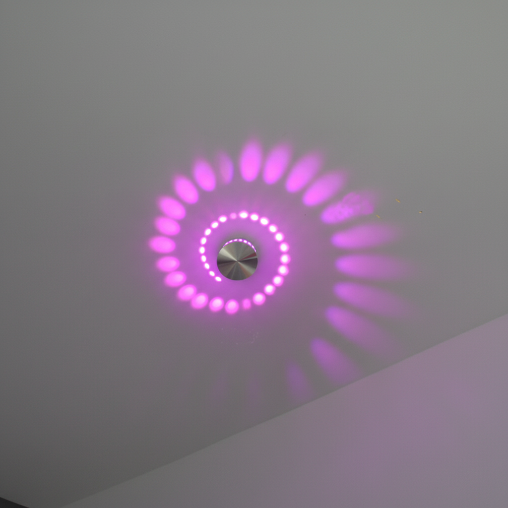 Decken- und Wandleuchte aus Aluminium mit spiralförmigem Lichtmuster