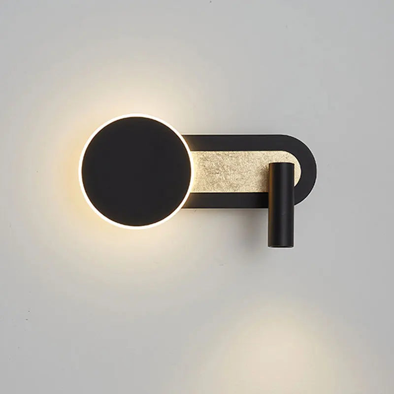 Nordisch-minimalistische Wandleuchte mit kreisförmigem Ring und zwei Lichtkegeln