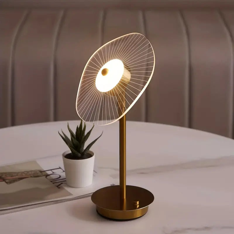 Skulpturel minimalistisk dæmpbar bordlampe i jern