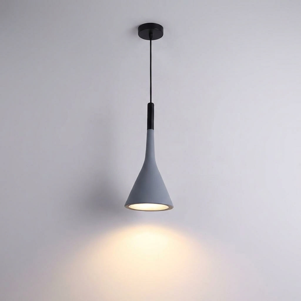 Minimalistische skandinavische Wandleuchte aus Harz und Aluminium mit verstellbarem Kabel