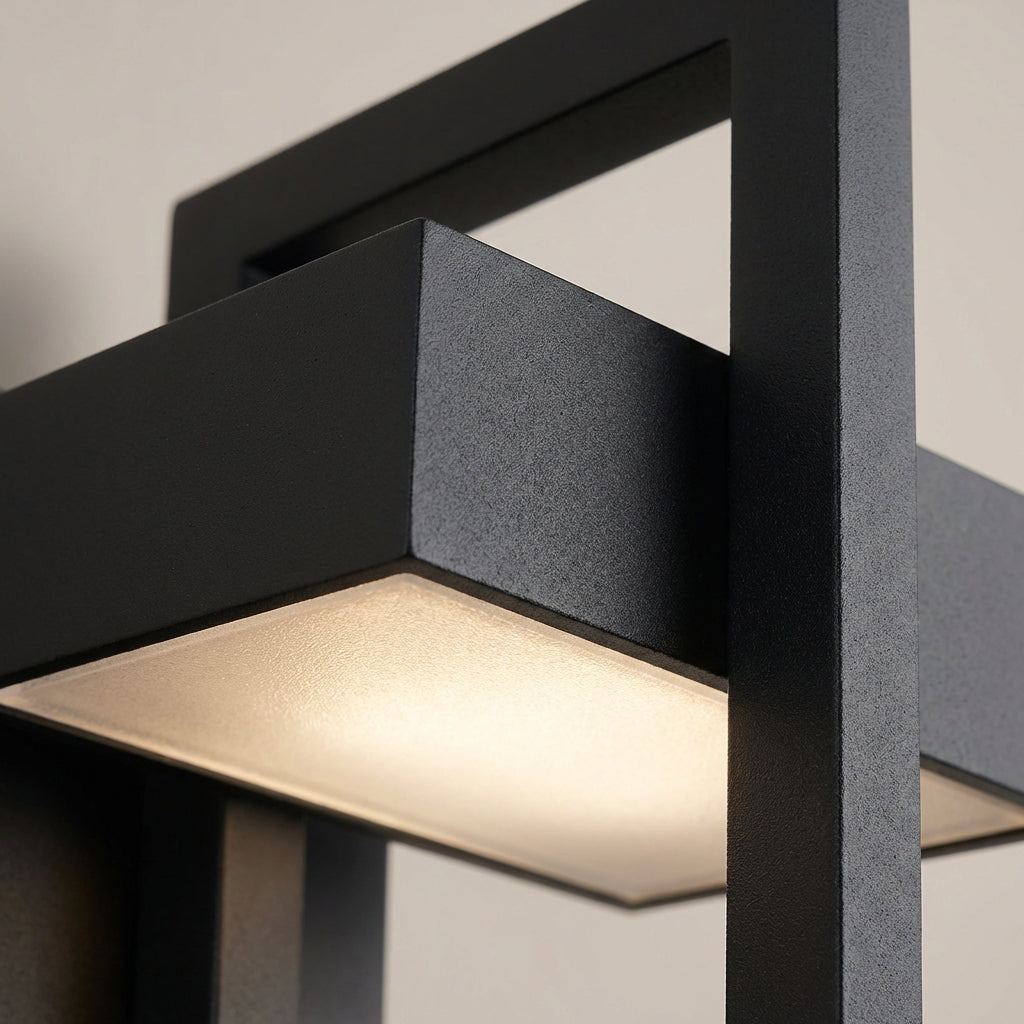 Skulpturale wetterfeste geometrische Außenwandleuchte aus Aluminium für den Eingangsbereich