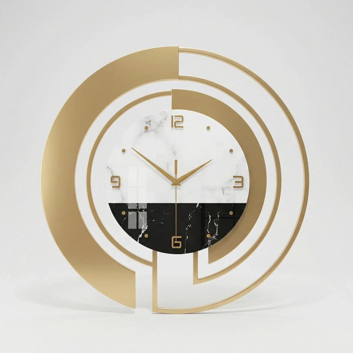 Runde Wanduhr mit geschichtetem Ringrahmen und marmoriertem Zifferblatt