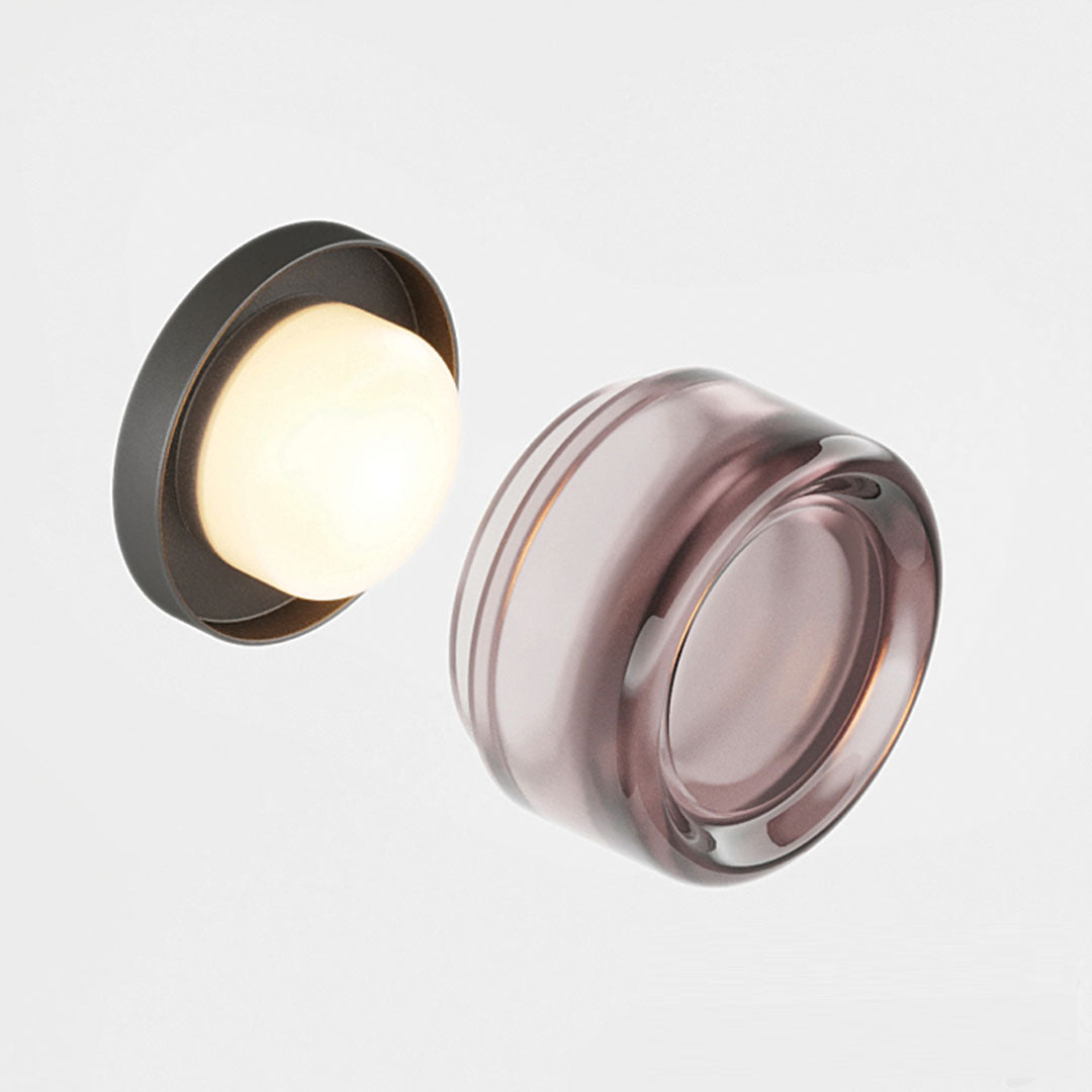 Moderne Wandleuchte aus Metall und Glas mit einstellbarem Lichtton