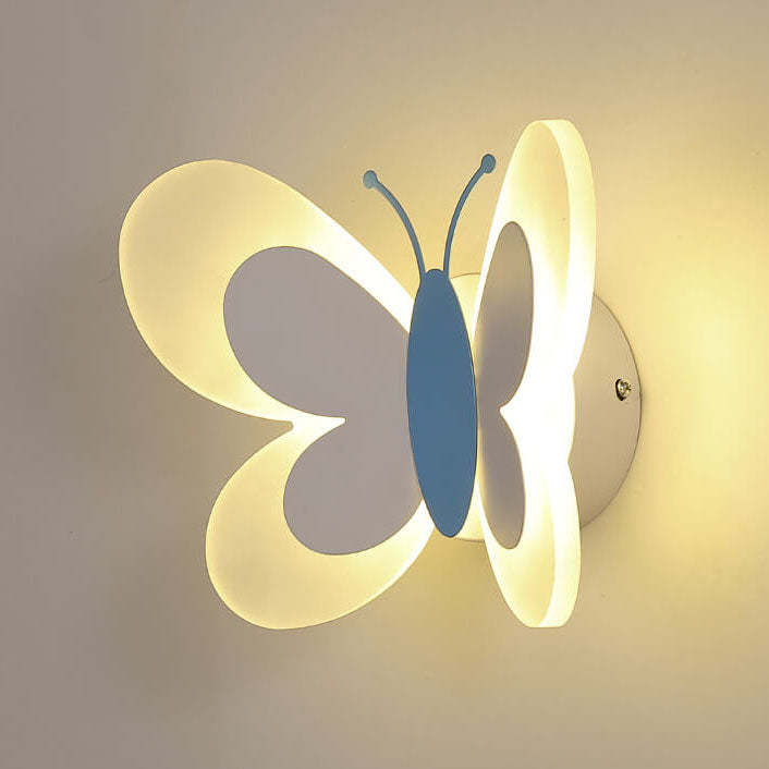 Verspielte schmetterlingsförmige, energieeffiziente Wandleuchte mit warmem Licht
