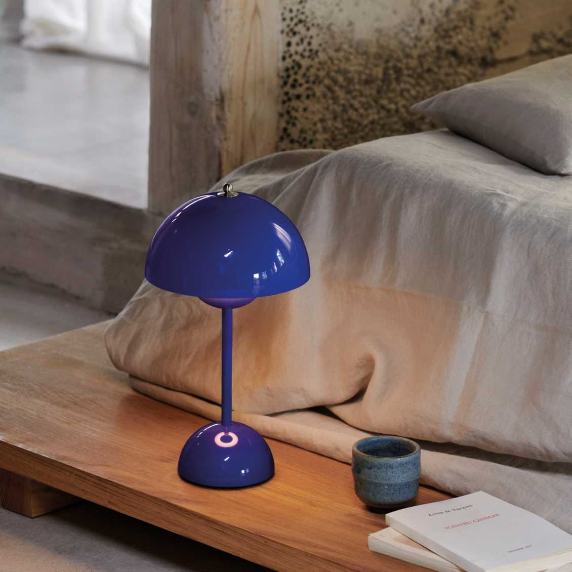 Kabellos aufladbare dimmbare kugelförmige Tischlampe