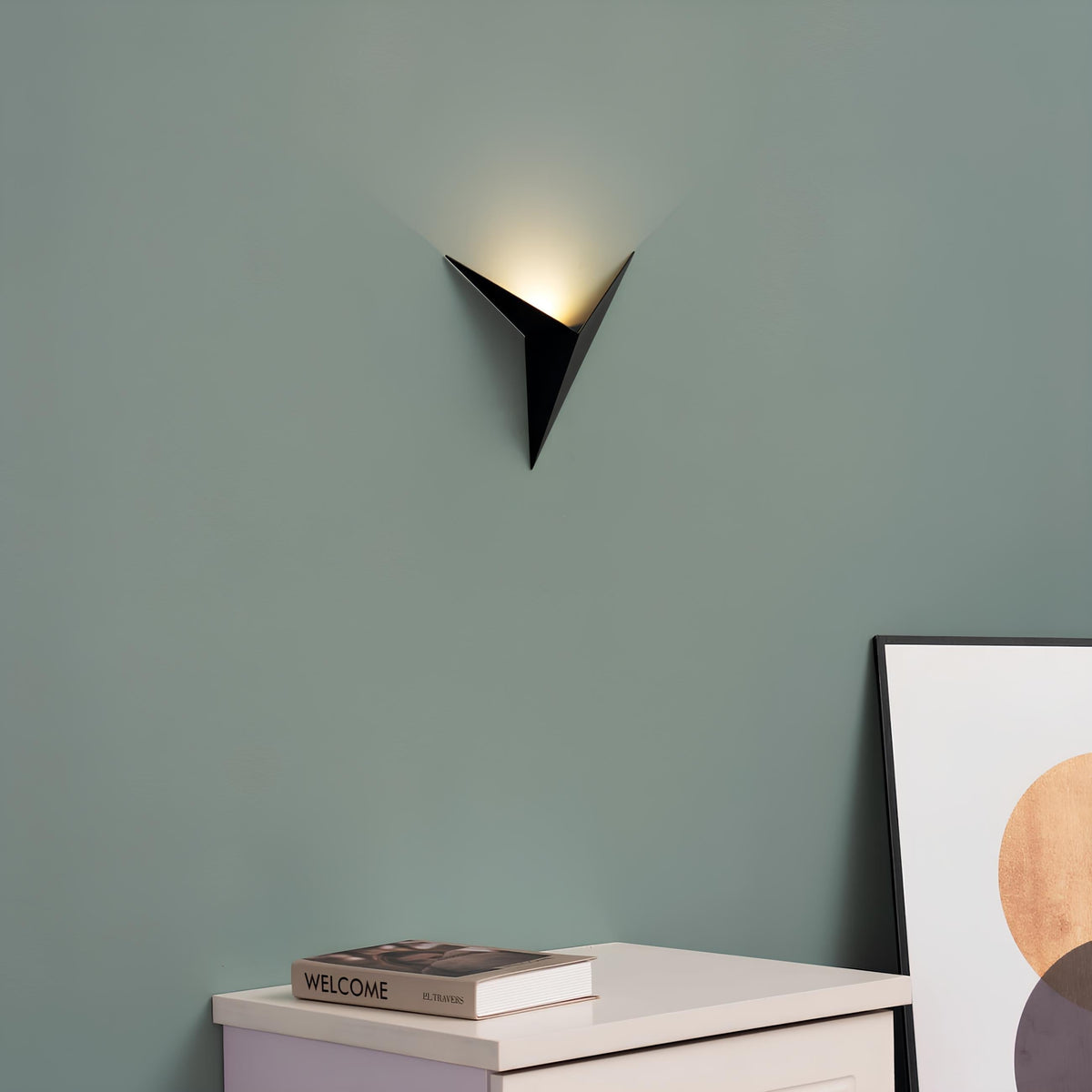 Minimalistische dreieckige nordische Eisen-Wandleuchte für den Innenbereich und Treppen