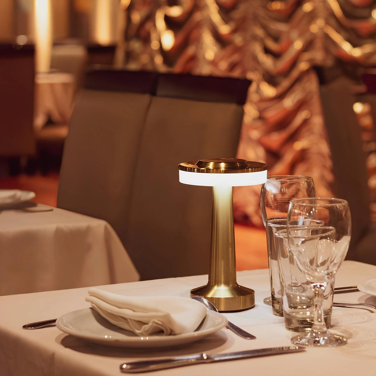 Elegante tragbare dimmbare kabellose Tischlampe aus Metall, wiederaufladbar