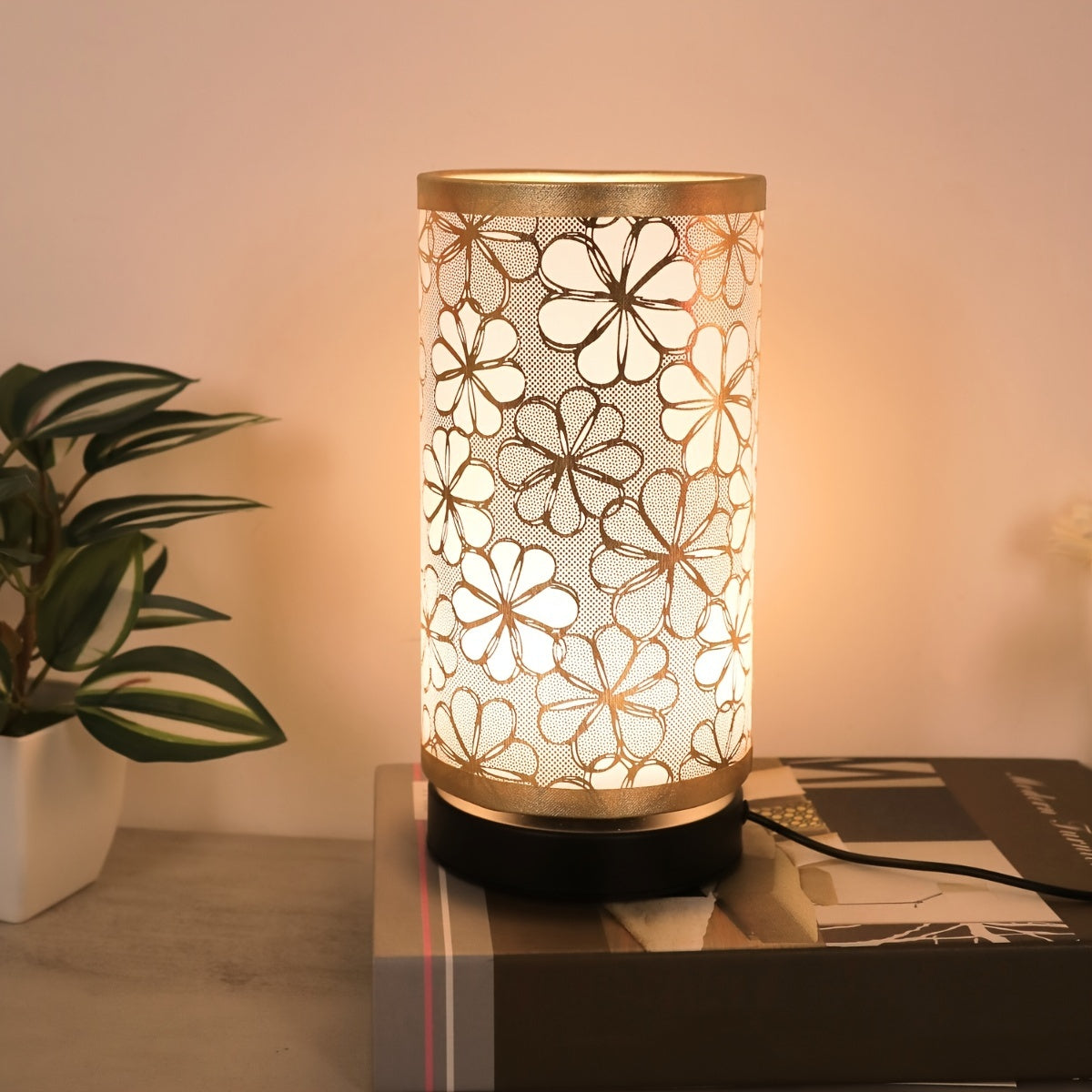 Nordische Tischlampe mit Sonnenblumen-Stoffschirm und USB