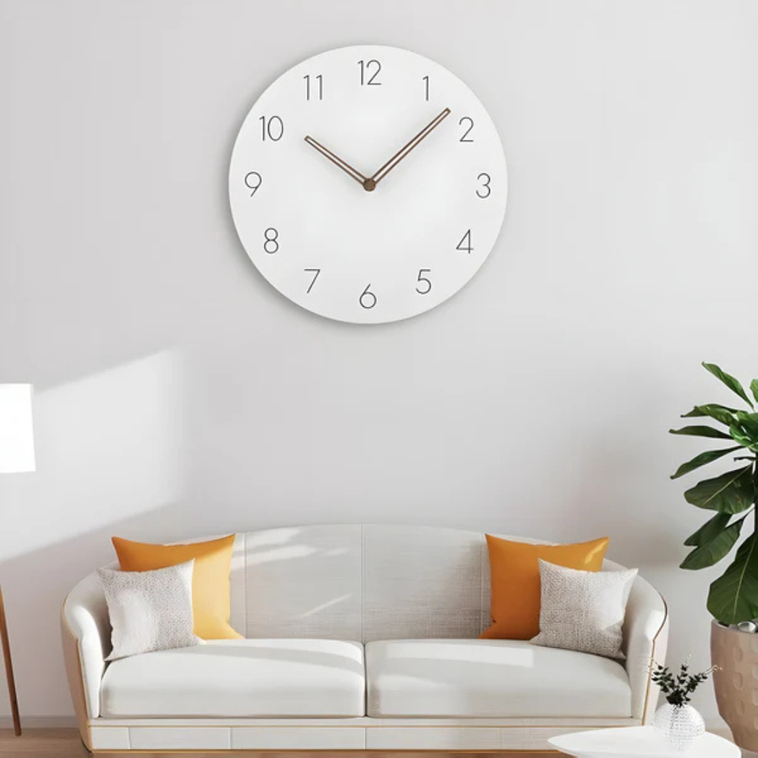 Skandinavische minimalistische runde geräuschlose Wanduhr aus Holz