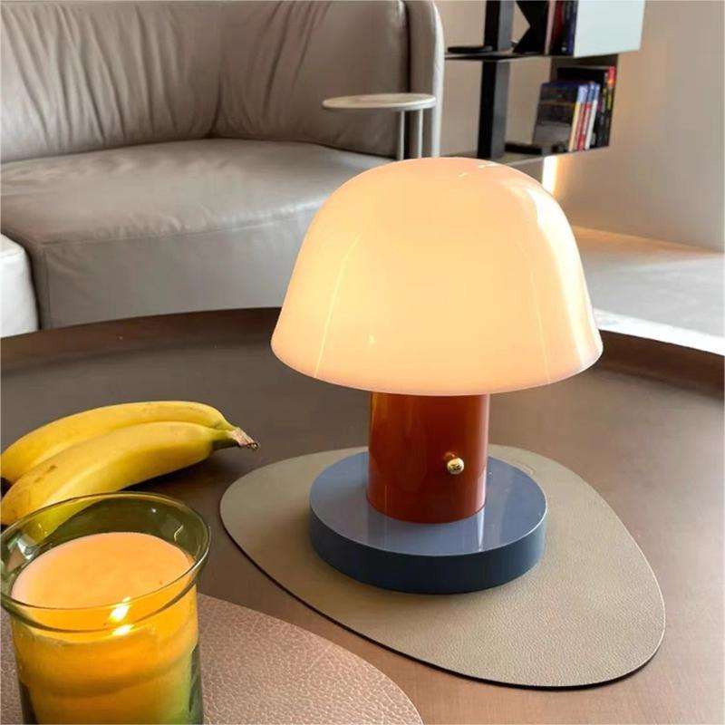 Skulpturale wiederaufladbare kabellose Tischlampe in Pilzform mit Touch-Dimmung