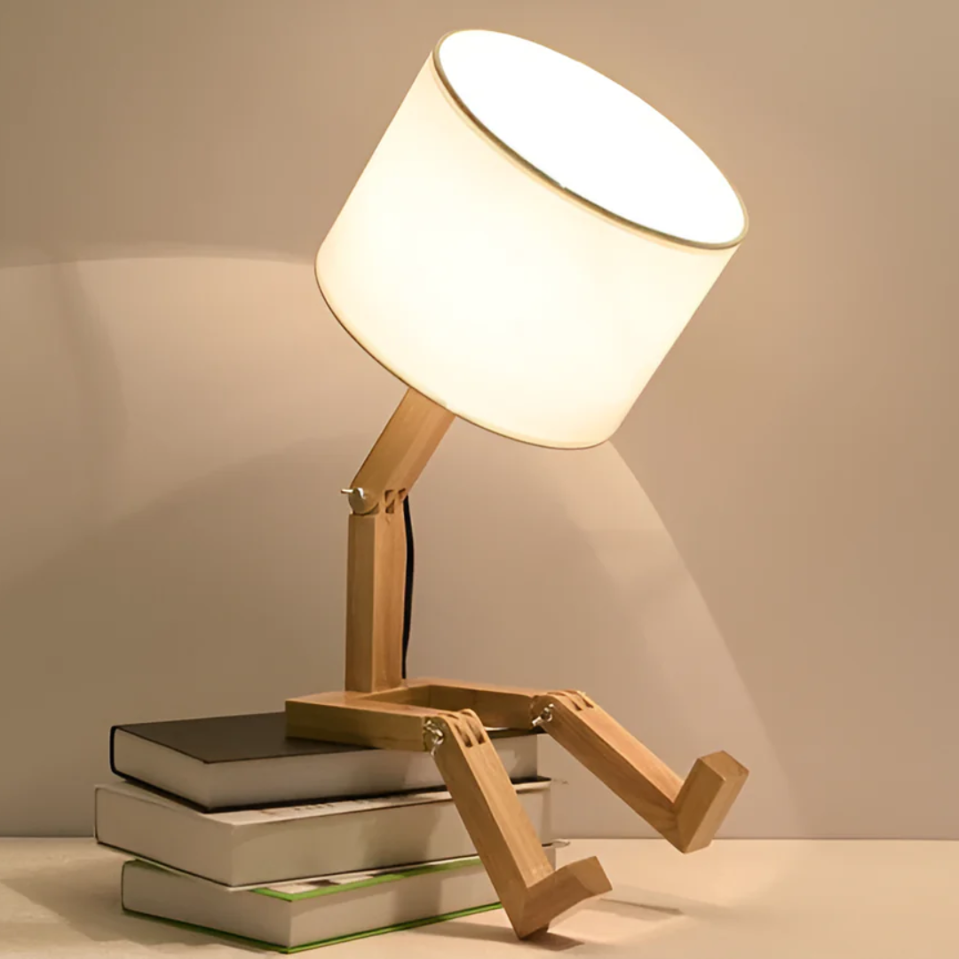 Justerbar nordisk bordlampe i massivt træ