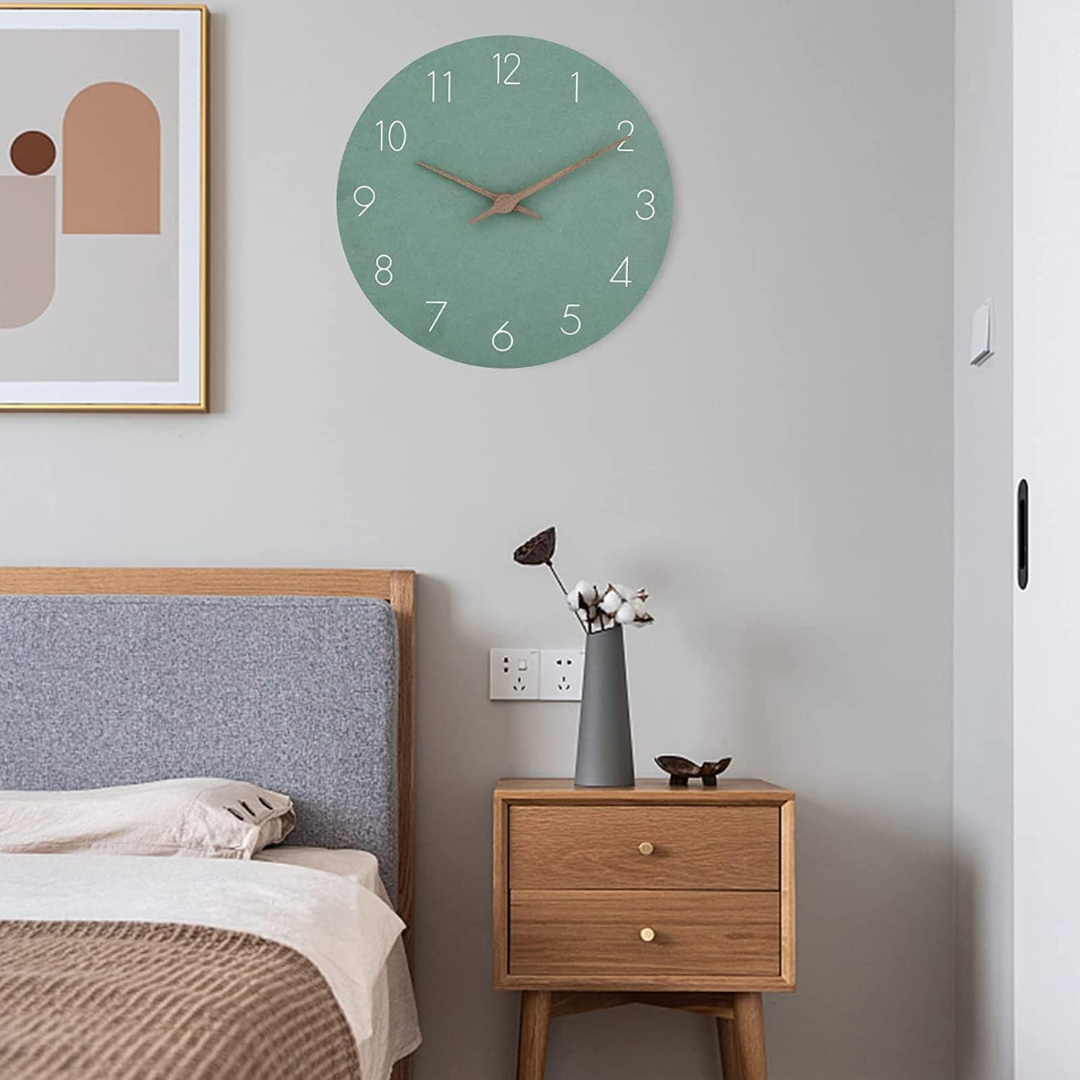 Skandinavische minimalistische runde geräuschlose Wanduhr aus Holz