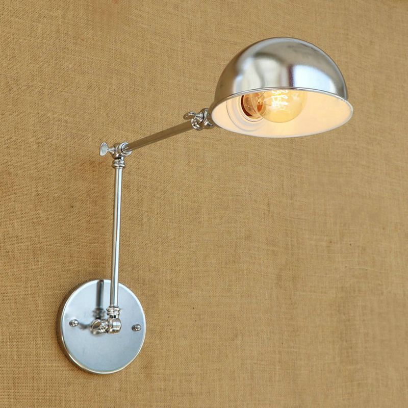 Justerbar arbejdsvæglampe i poleret metal med roterende arm