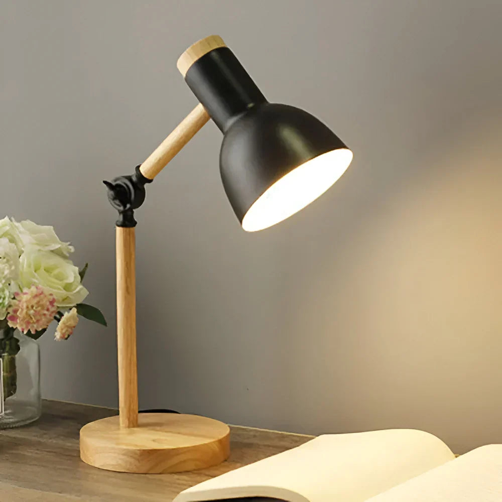 Nordische Tischlampe für den Schreibtisch mit Holzbasis und verstellbarem Arm