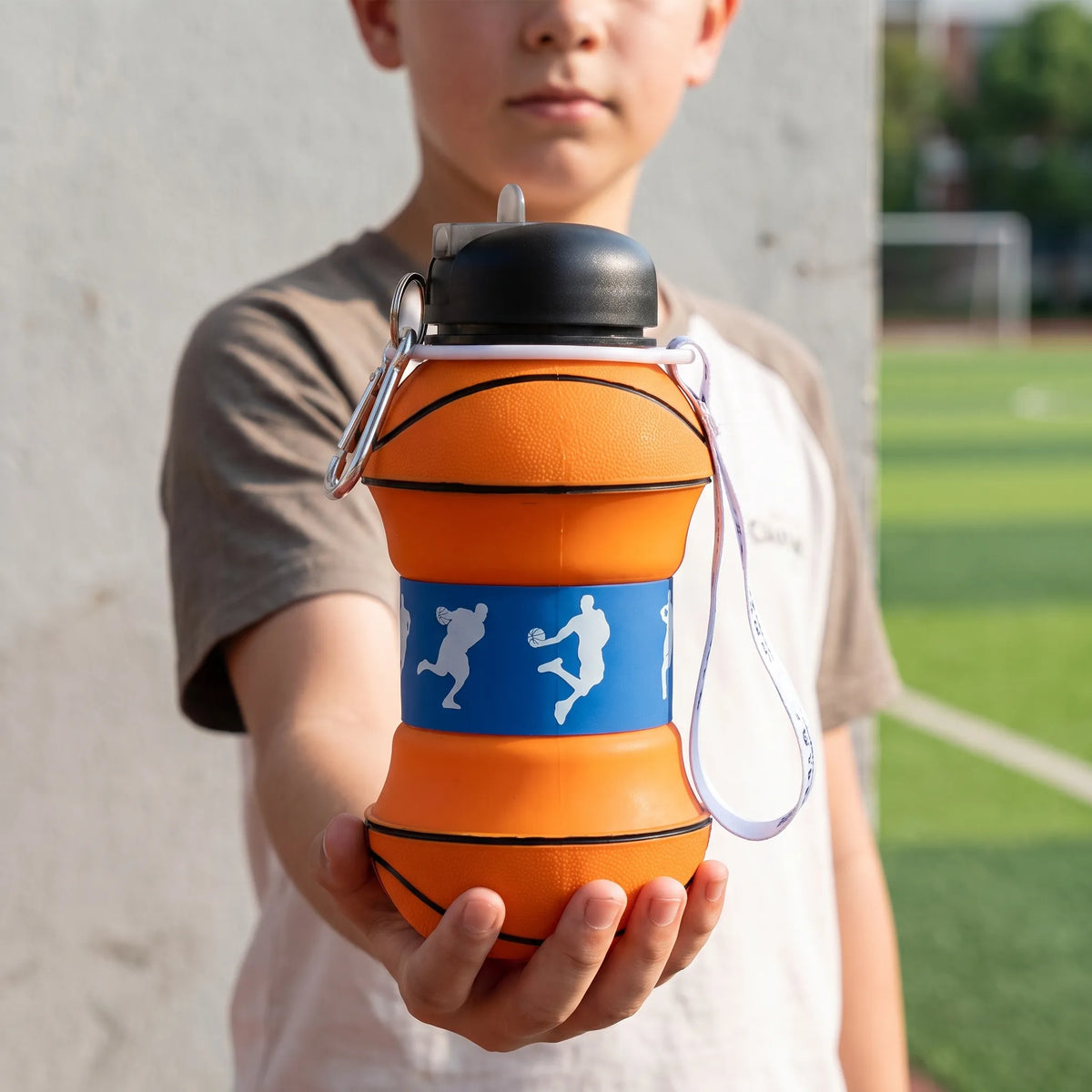 Zusammenklappbare teleskopische Silikon-Sportflasche mit Karabinerhaken