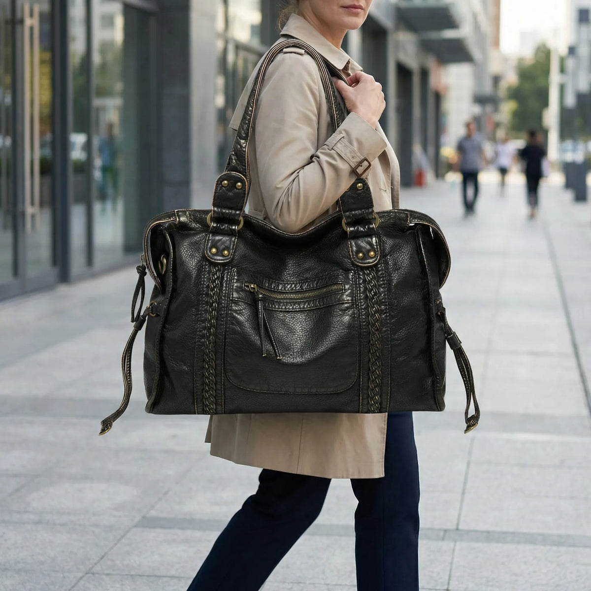 Kompakt urban flettet crossbody-skuldertaske med lynlås og justerbar rem