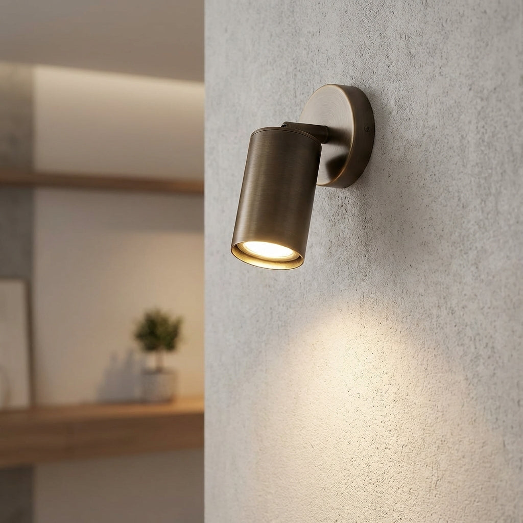 Minimalistische zylindrische Wandleuchte aus Metall mit flachem Profil