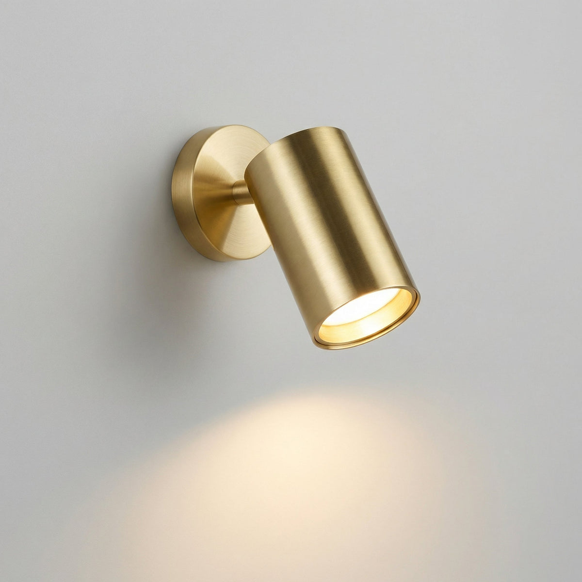 Minimalistische zylindrische Wandleuchte aus Metall mit flachem Profil