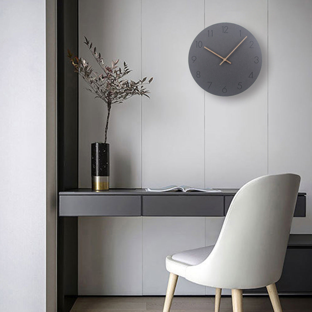 Minimalistische skandinavische runde Holzwanduhr mit geräuschlosem Uhrwerk