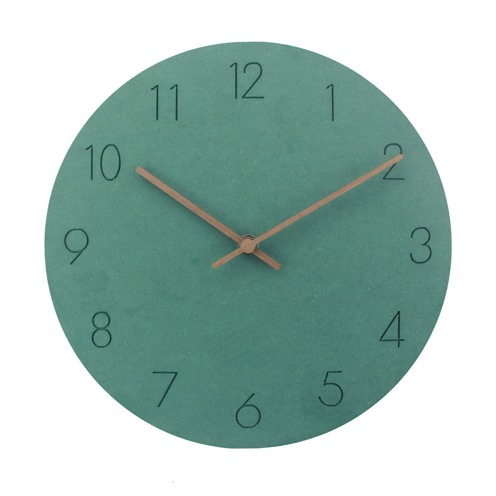 Minimalistische skandinavische runde Holzwanduhr mit geräuschlosem Uhrwerk