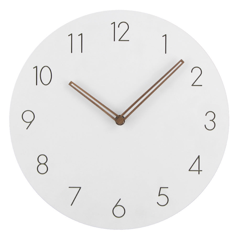 Minimalistische skandinavische runde Holzwanduhr mit geräuschlosem Uhrwerk