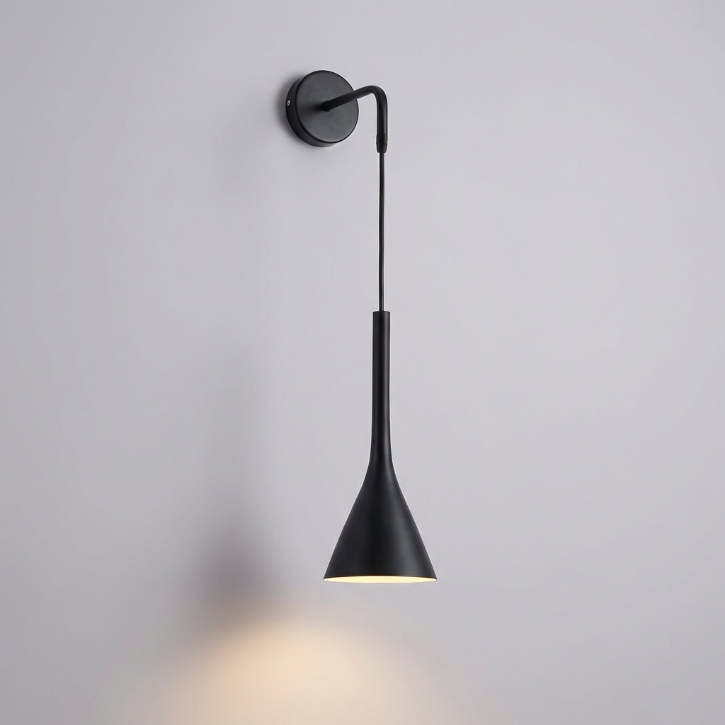 Minimalistische skandinavische Wandleuchte aus Harz und Aluminium mit verstellbarem Kabel