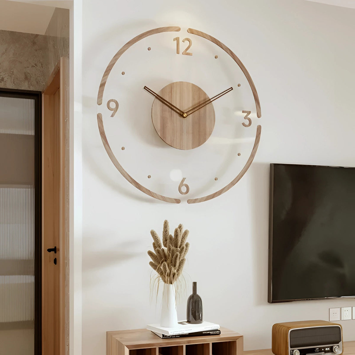 Minimalistische skandinavische Wanduhr aus Massivholz mit geräuschlosem Quarzwerk