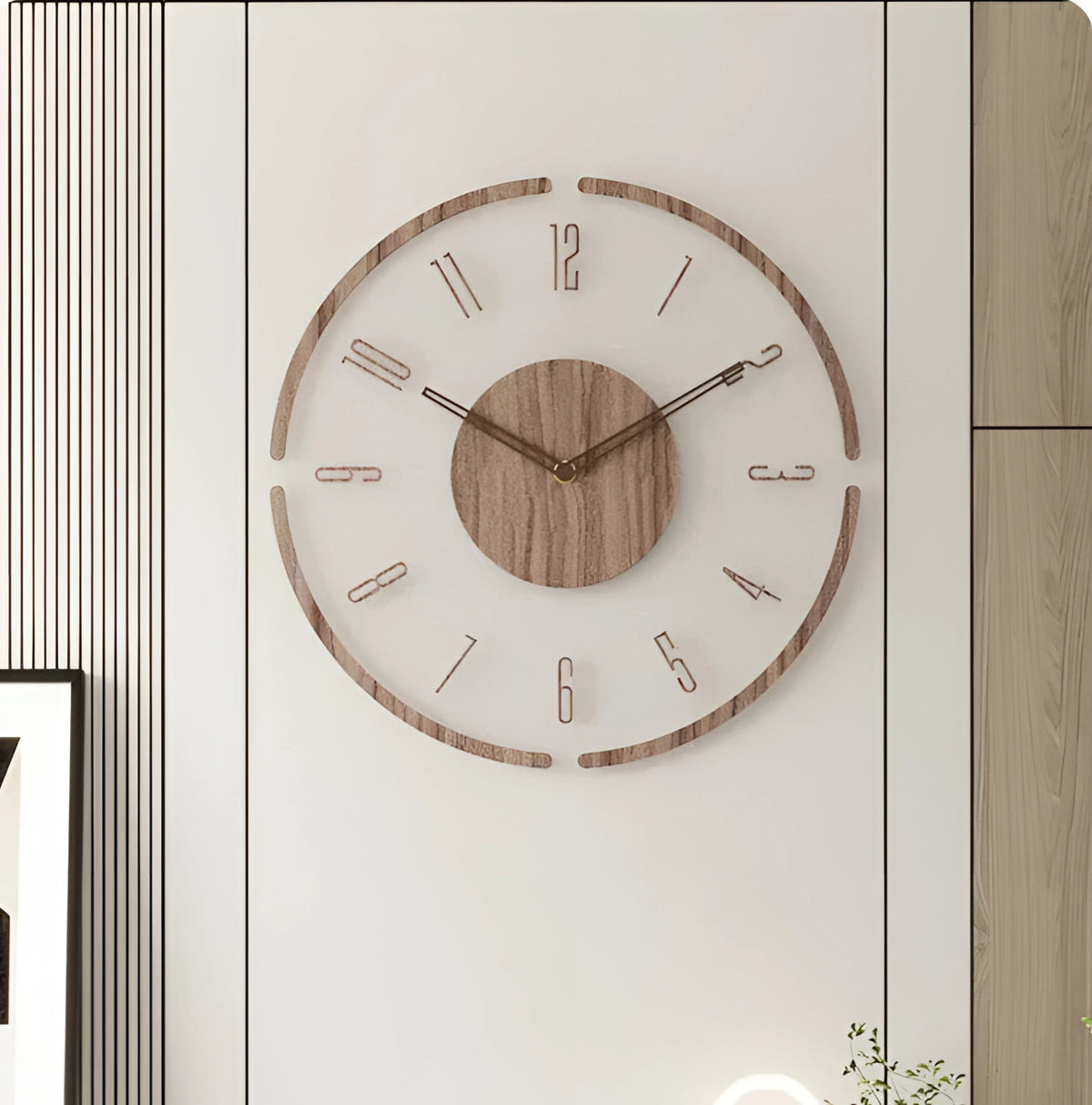Minimalistische skandinavische Wanduhr aus Massivholz mit geräuschlosem Quarzwerk