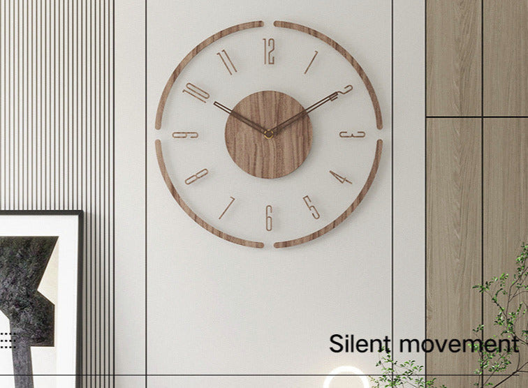 Minimalistische skandinavische Wanduhr aus Massivholz mit geräuschlosem Quarzwerk