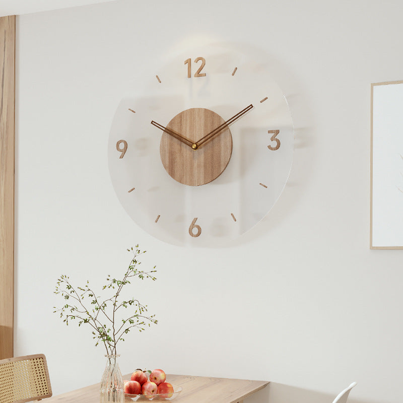 Minimalistische skandinavische Wanduhr aus Massivholz mit geräuschlosem Quarzwerk