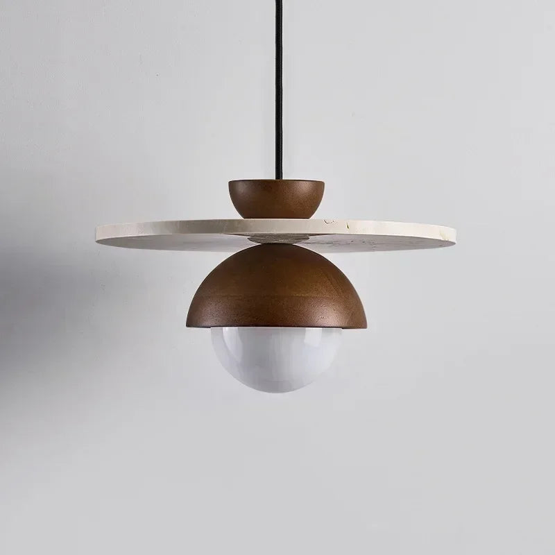 Skandinavische Hängeleuchte mit Kuppel aus Walnussholz und Stein