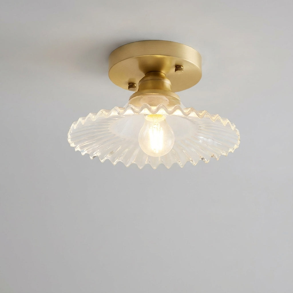 Deckenleuchte mit geripptem Glas und Blumenblütenform zur halbbündigen Montage