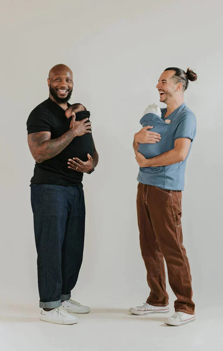 Ergonomisk justerbar blød og åndbar babyvikle som T-shirt