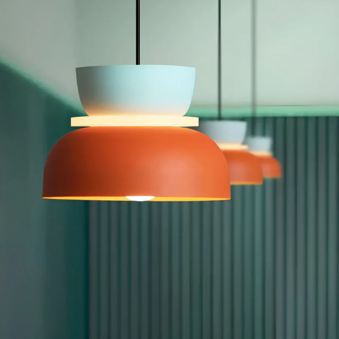 Pendelleuchte mit Macaron-Metalldom, mehreren Farben und einer Glühbirne