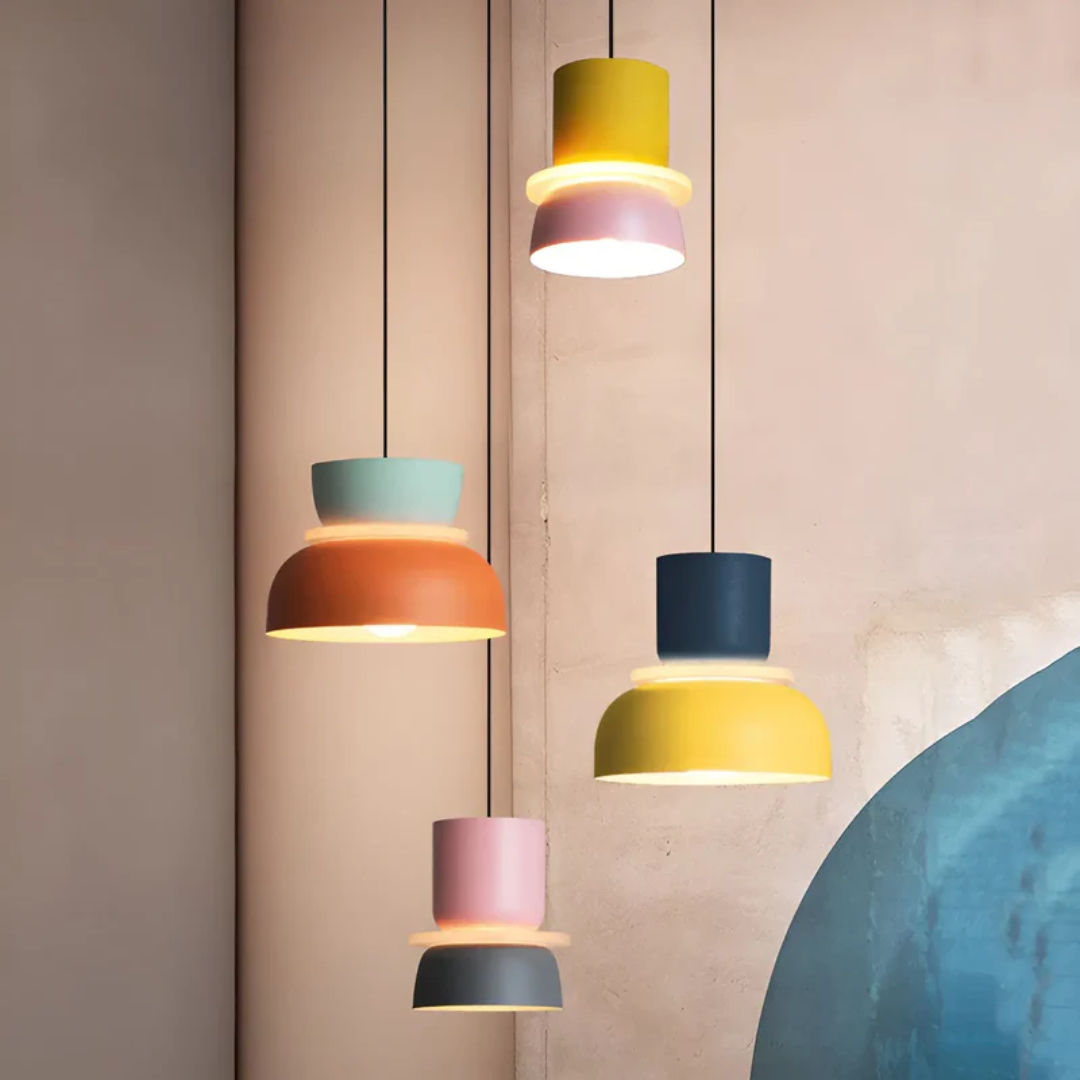 Pendelleuchte mit Macaron-Metalldom, mehreren Farben und einer Glühbirne
