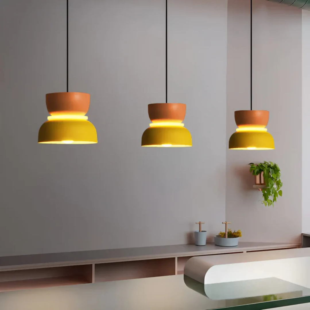 Pendelleuchte mit Macaron-Metalldom, mehreren Farben und einer Glühbirne