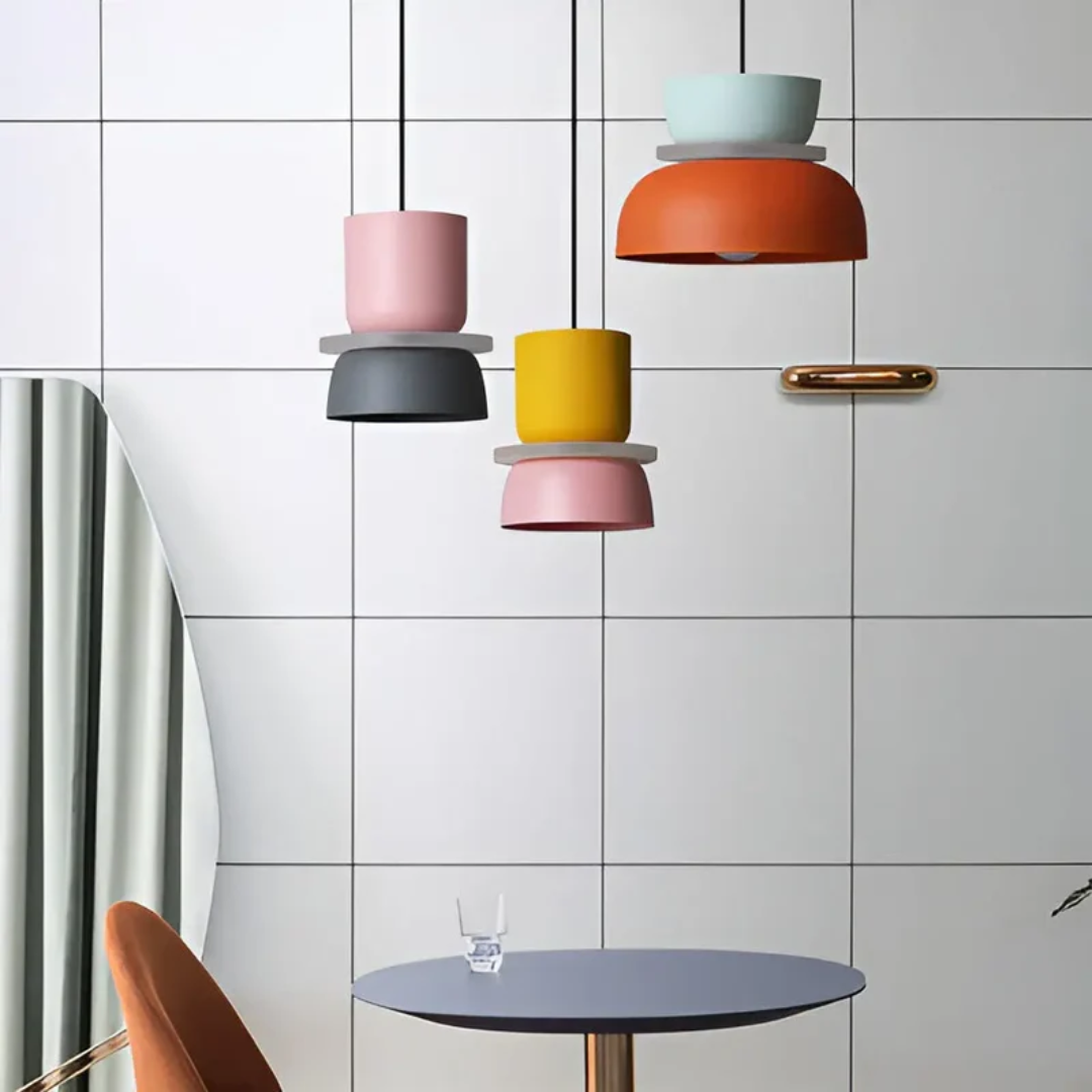 Pendelleuchte mit Macaron-Metalldom, mehreren Farben und einer Glühbirne