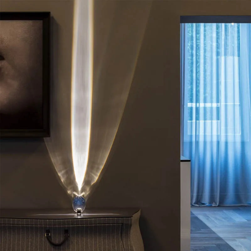 Tischlampe mit Kristallkugel und Nachthimmel-Projektor