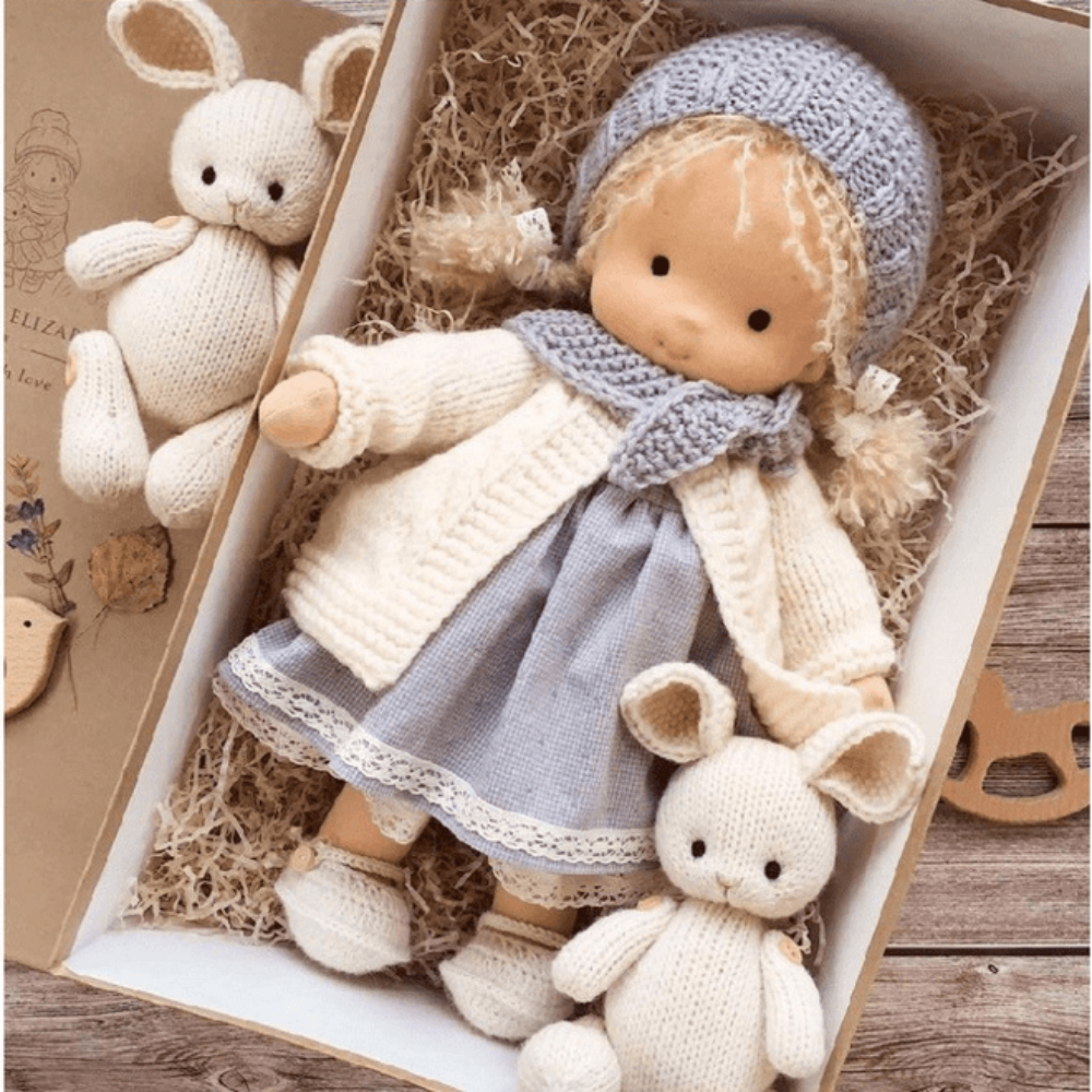 Handgefertigte, bezaubernde weiche Plüsch-Babypuppe als Spielgefährtin