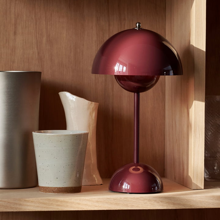 Kabellos aufladbare dimmbare kugelförmige Tischlampe