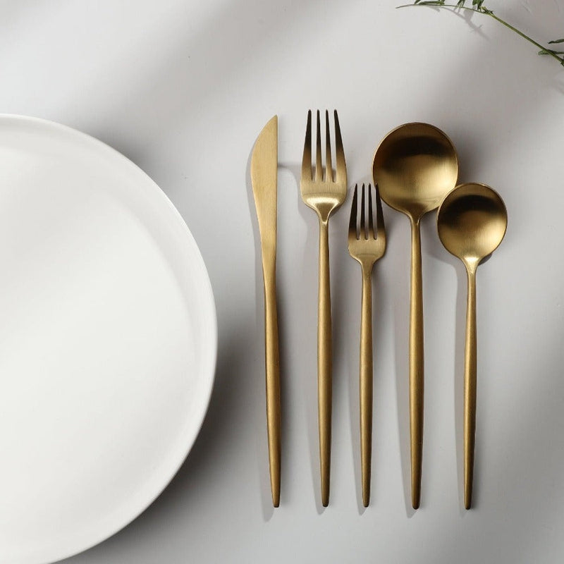 Elegant, minimalistisk og moderne bestiksæt i rustfrit stål