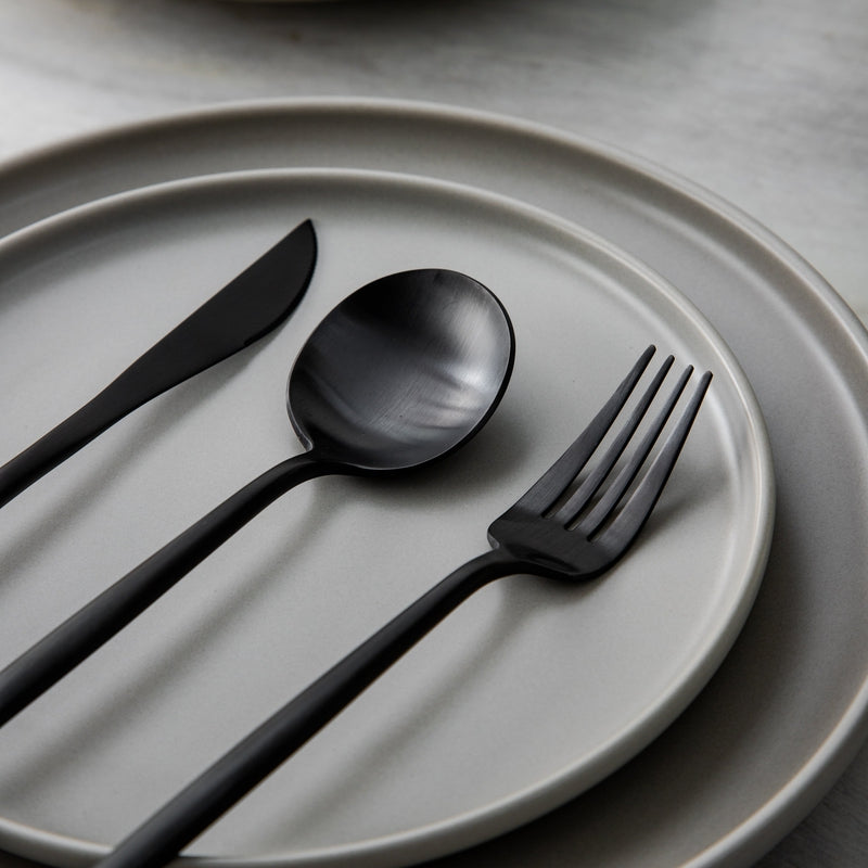 Elegant, minimalistisk og moderne bestiksæt i rustfrit stål