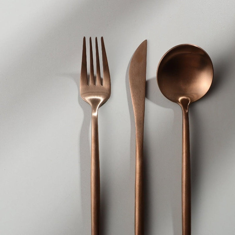 Elegant, minimalistisk og moderne bestiksæt i rustfrit stål