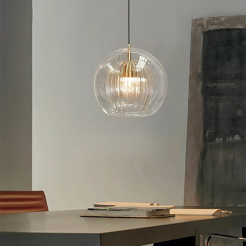 Elegante moderne Pendelleuchte aus Aluminium und Glas mit verstellbarer Länge