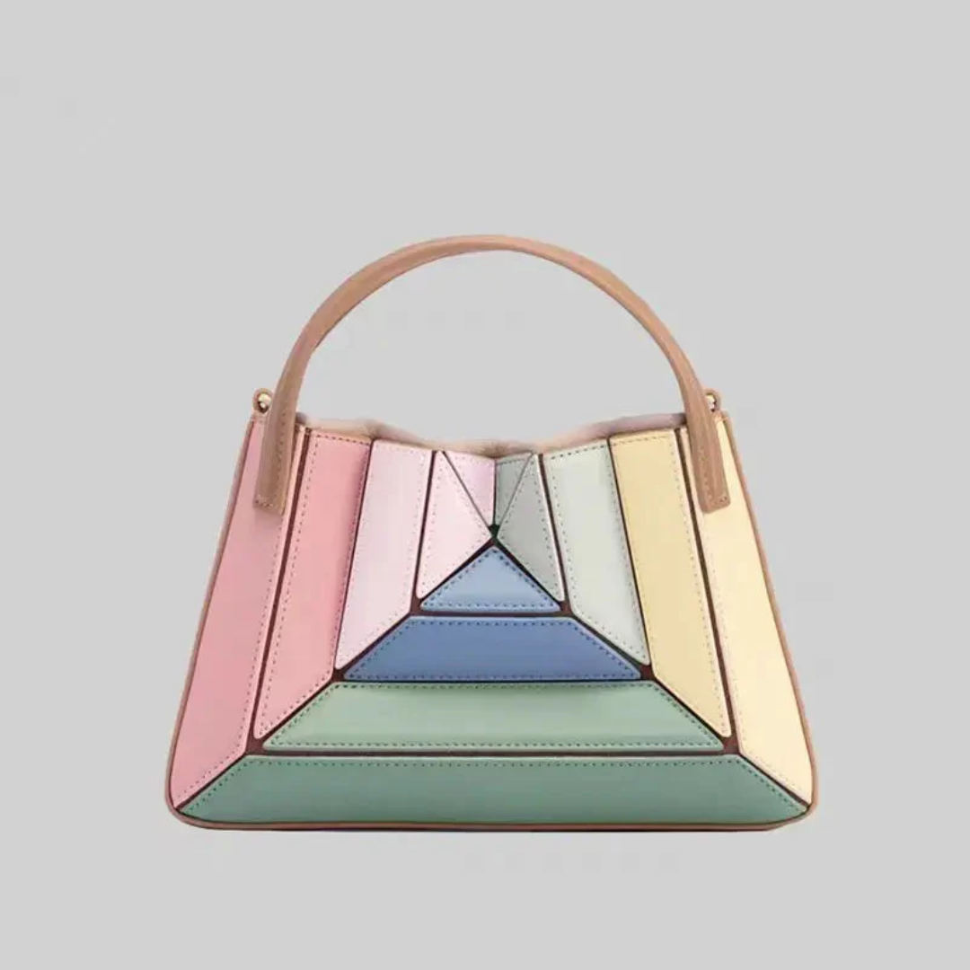 Geometrisk tote-håndtaske med flere paneler og rummeligt design til hverdagsbrug