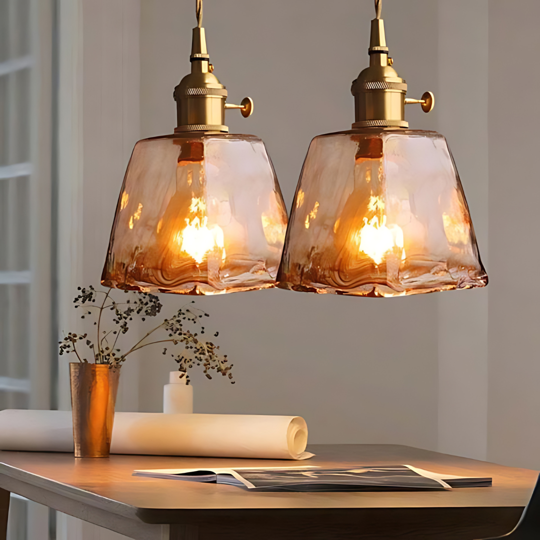 Retro pendellampe i metal og glas med justerbar højde