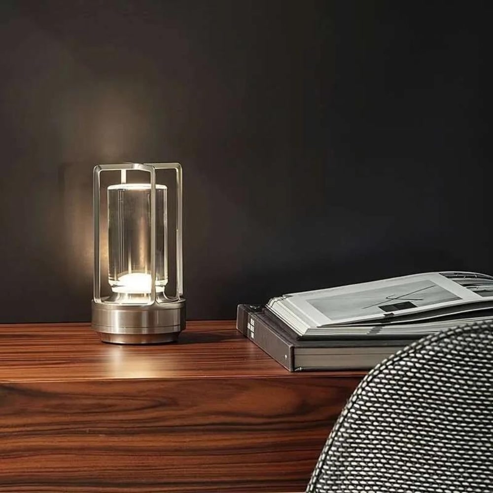 Minimalistisk ledningsfri, genopladelig bordlampe til inde og ude